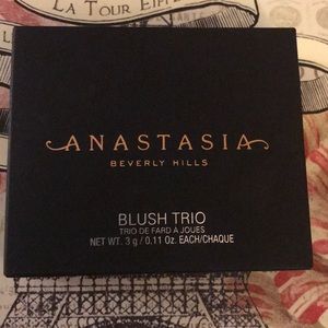Anastasia Beverly Hills blush trio